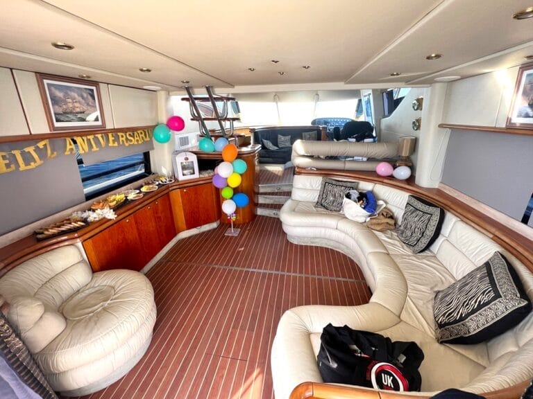 luxury yacht charter vilamoura party